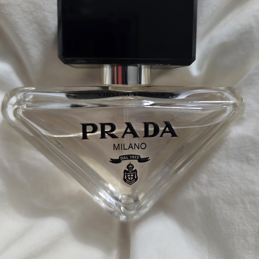 Brand New 1 oz Bottle Of Prada Paradoxe Virtual Flower Perfume